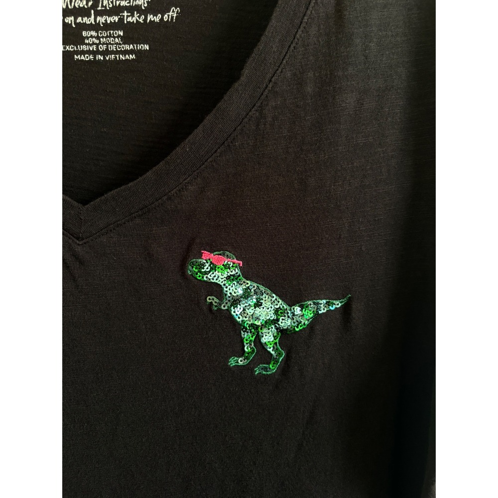 Torrid Black V-Neck T-Shirt Sequin Dinosaur T-Rex Size 0X Classic Fit Geek Chic - Picture 4 of 5